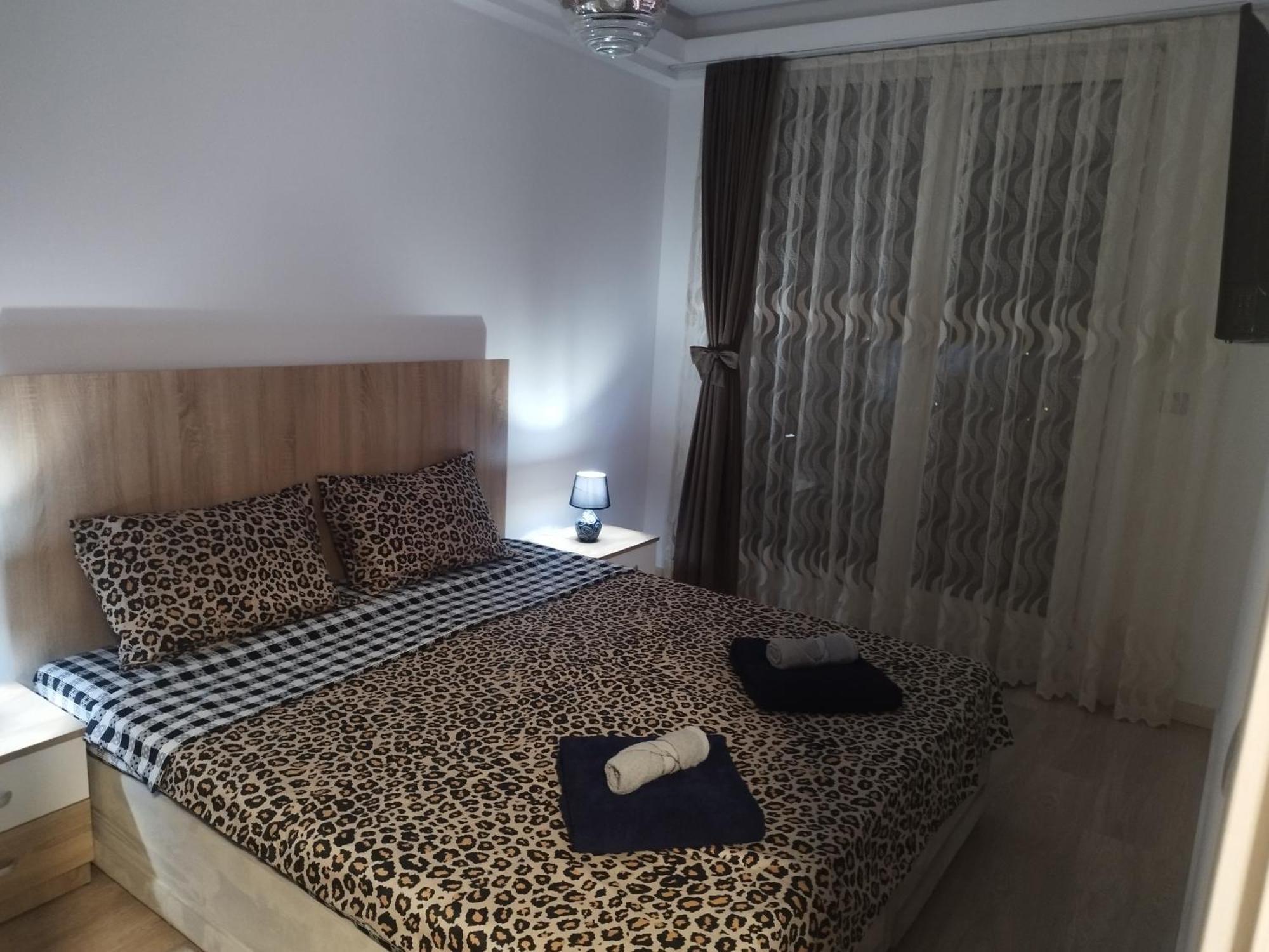 Skopje Sky City: High-Rise Apartments with Pool & Spa Access Exterior photo