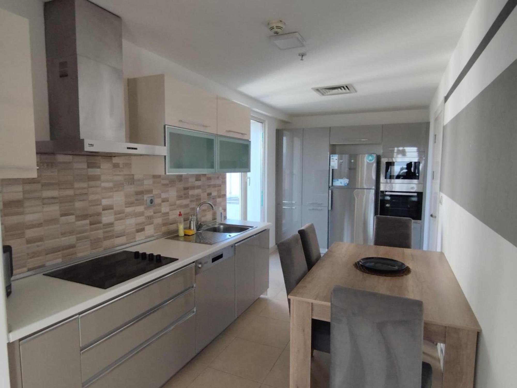 Skopje Sky City: High-Rise Apartments with Pool & Spa Access Exterior photo